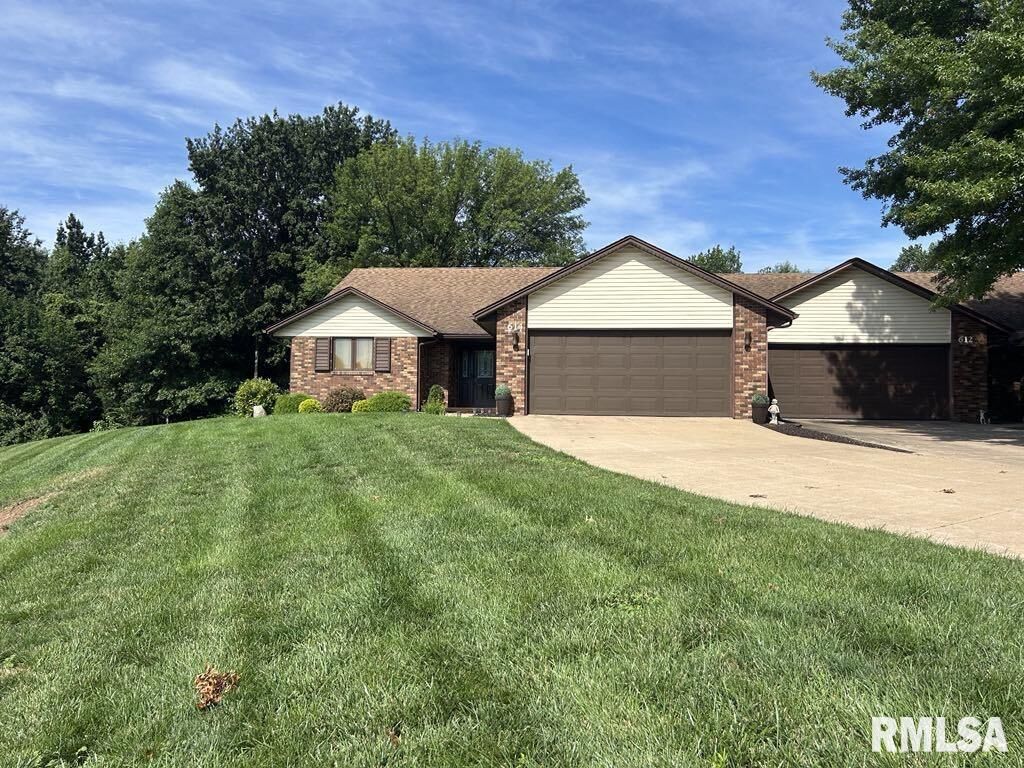 Property Photo:  614 Pawn Avenue 614  IL 62305 