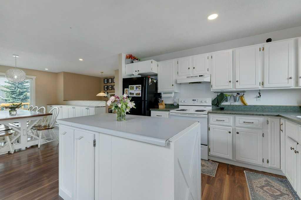 Property Photo: 1718 Summerfield Boulevard SE AB T4B 1T3