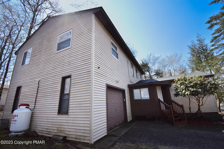Property Photo:  7175 Mountain Drive  PA 18466 