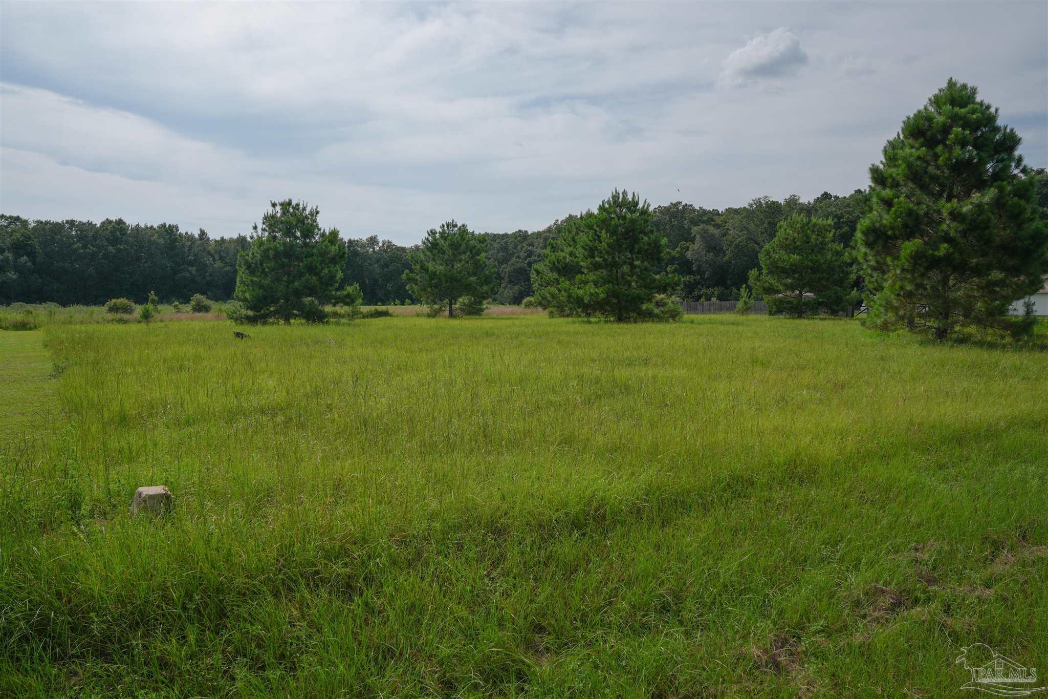 Property Photo: 5200 W Spencer Field Rd FL 32571