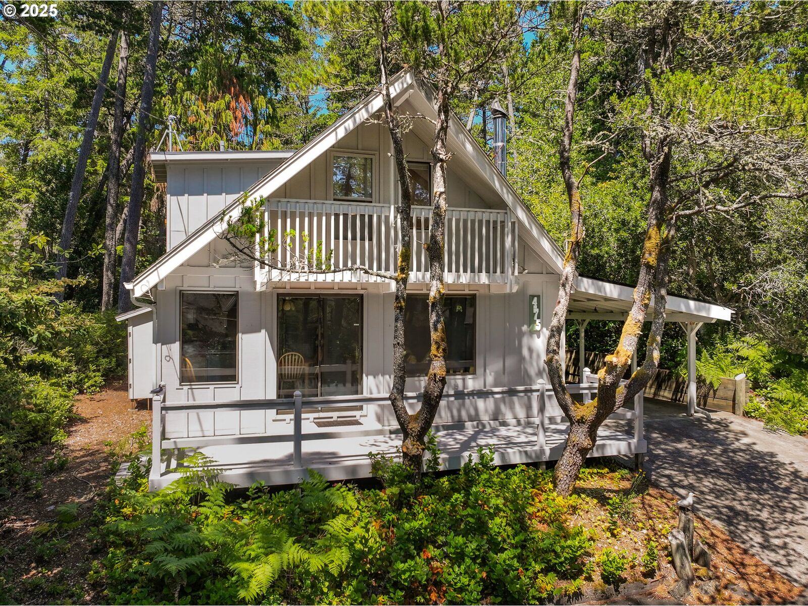 Property Photo:  475 North Ave  OR 97130 