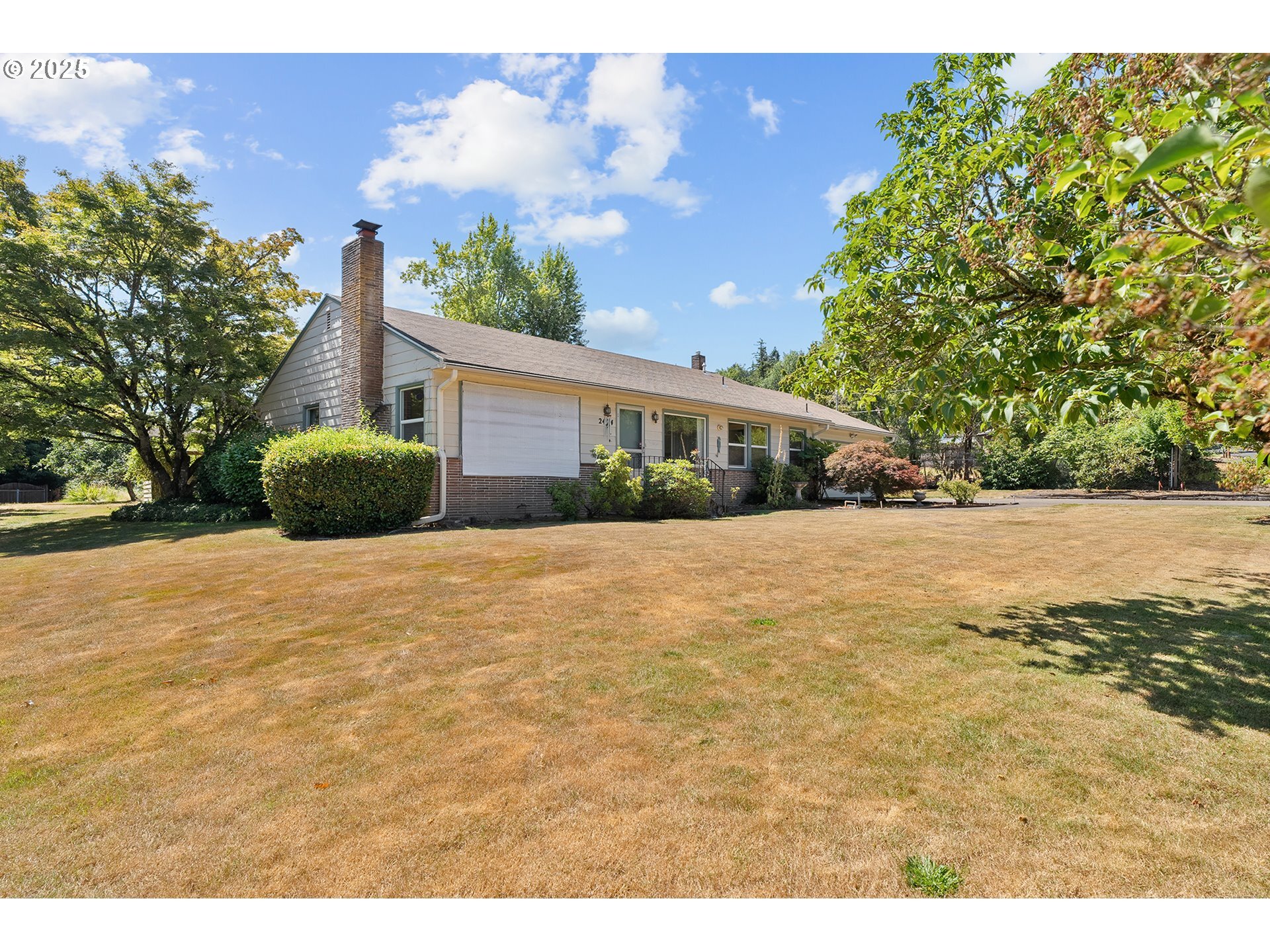 Property Photo: 2424 Glenmorrie Dr OR 97034