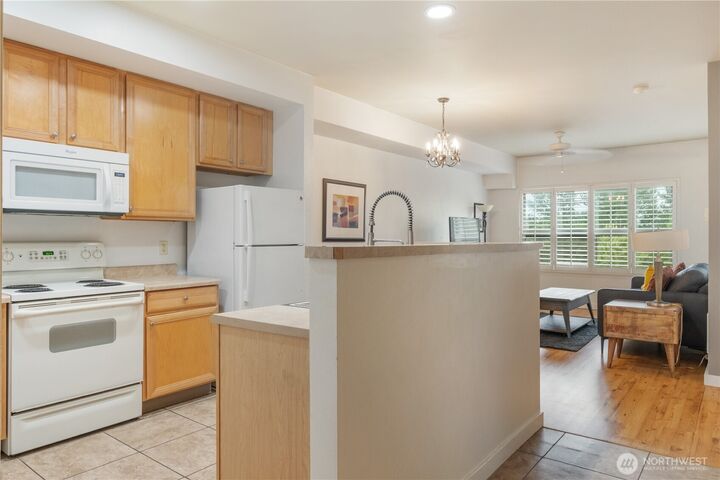 Property Photo: 512 Darby Drive 308 WA 98226