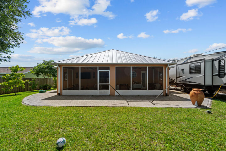 Property Photo:  237 NW Bayshore Boulevard  FL 34983 