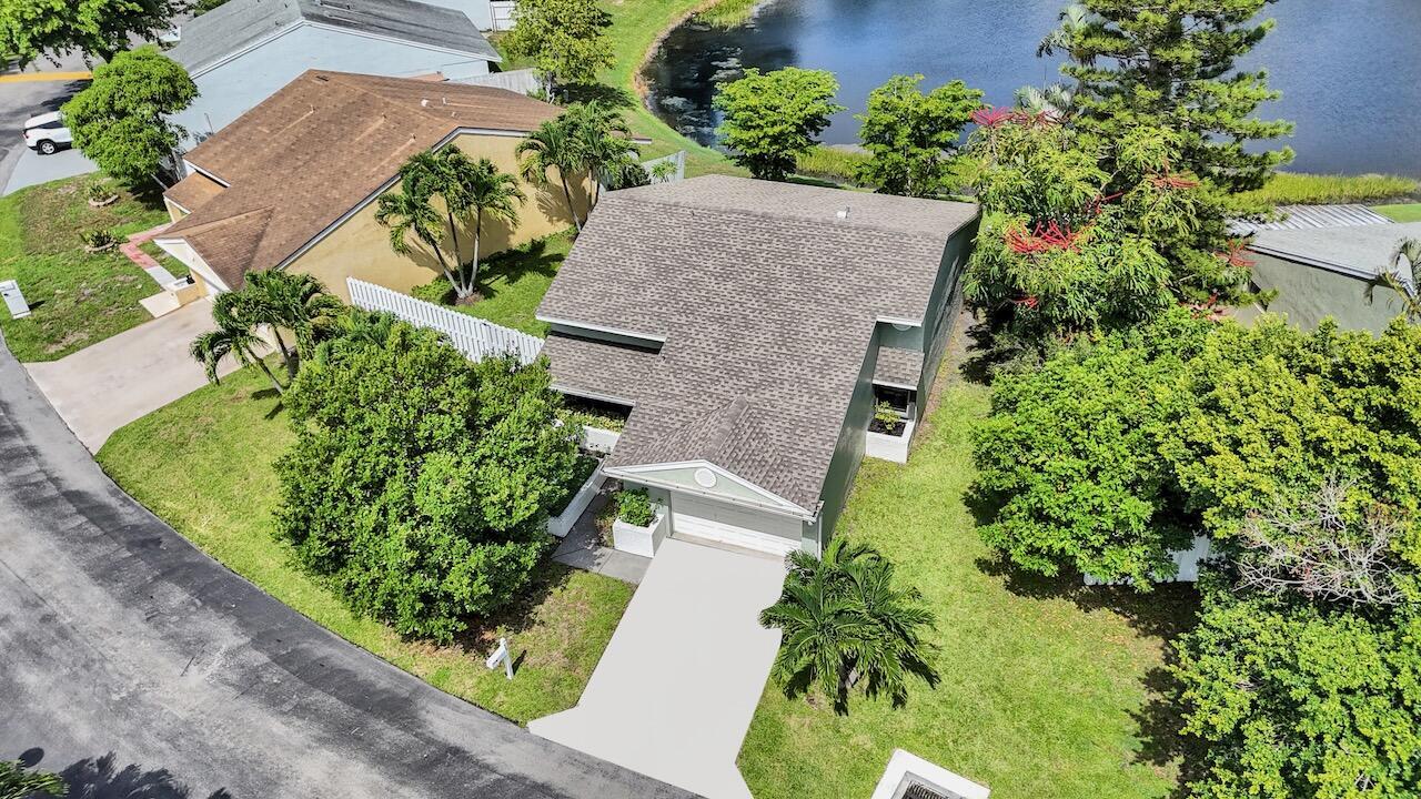 Property Photo:  38 Paxford Lane  FL 33426 