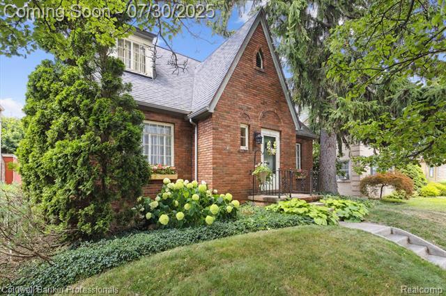 Property Photo:  2207 Delaware Boulevard  MI 48602 