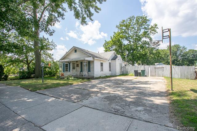 1604 S Wilson Avenue  Royal Oak MI 48067 photo