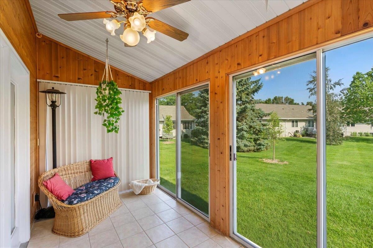 Property Photo:  730 Kensington Square  WI 53589 