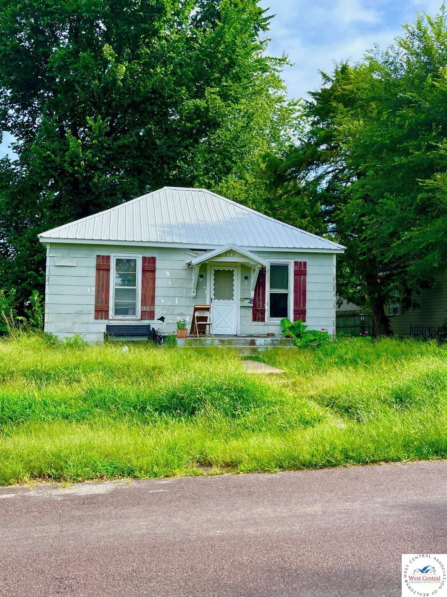 Property Photo: 129 E Walnut MO 65301