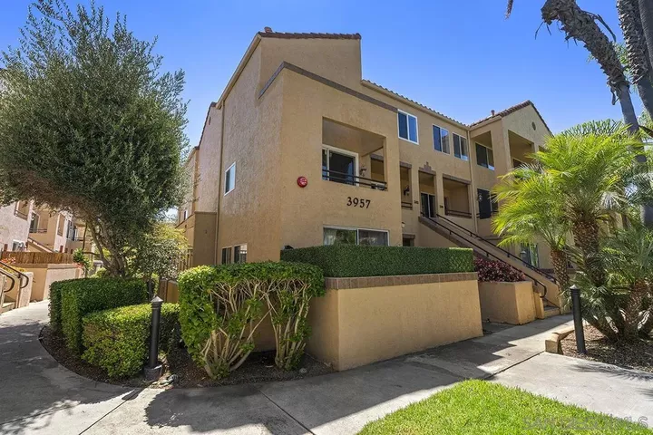 Property Photo: 3957 Nobel Dr 208 CA 92122