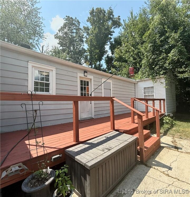 Property Photo: 1564 Edgewood Drive IN 47111