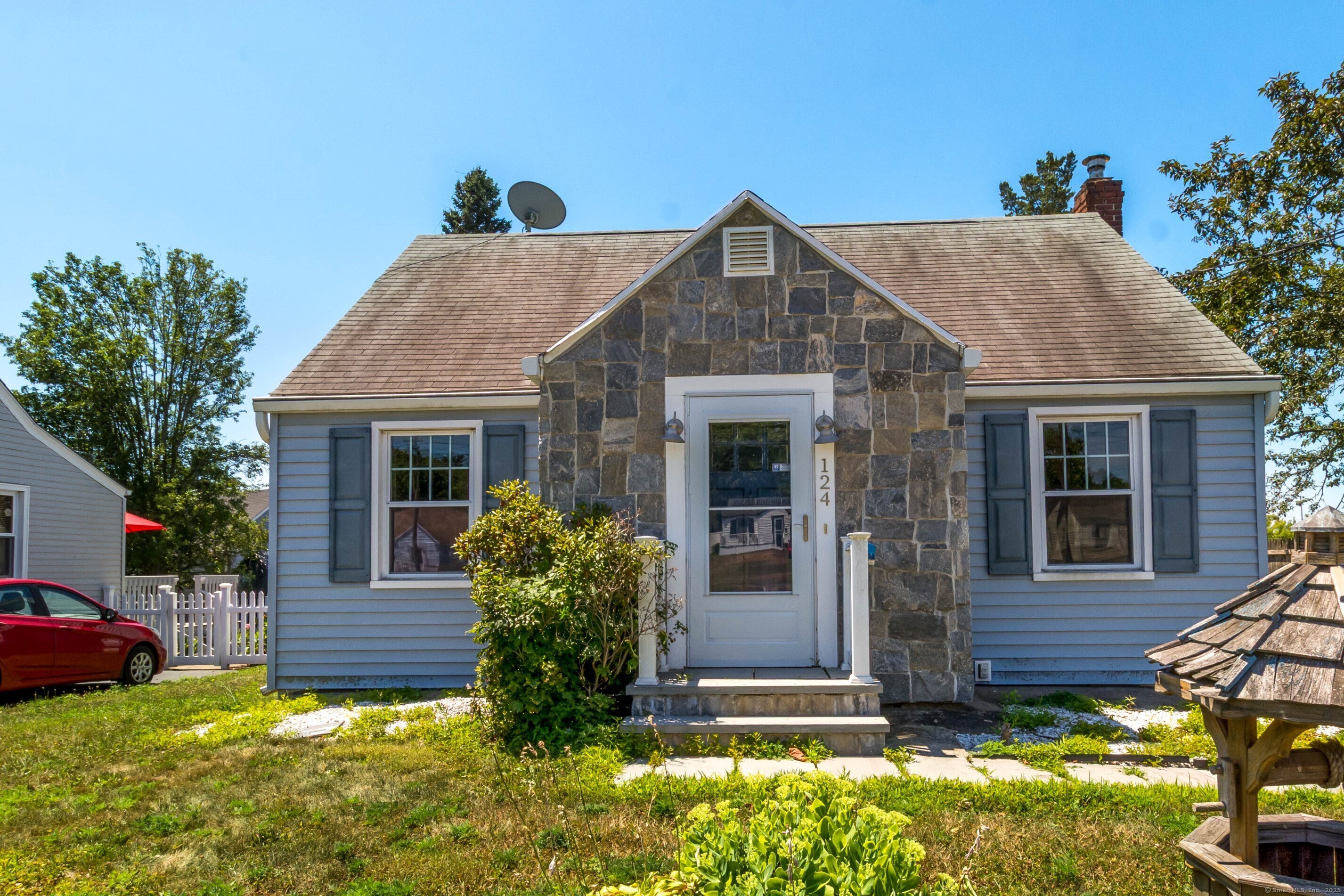 Property Photo:  124 Saltonstall Parkway  CT 06512 