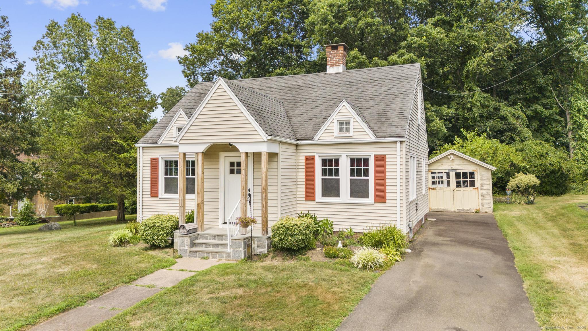 Property Photo:  29 Haywood Lane  CT 06514 