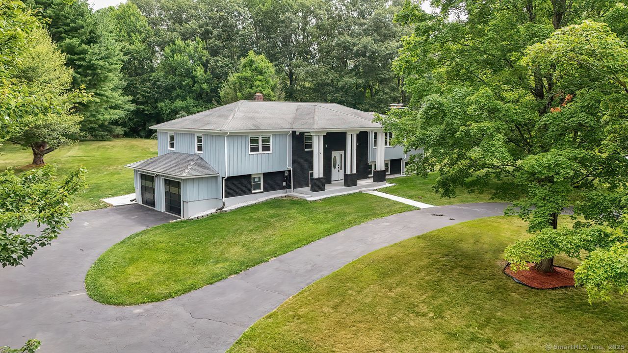Property Photo:  152 Richards Drive  CT 06468 