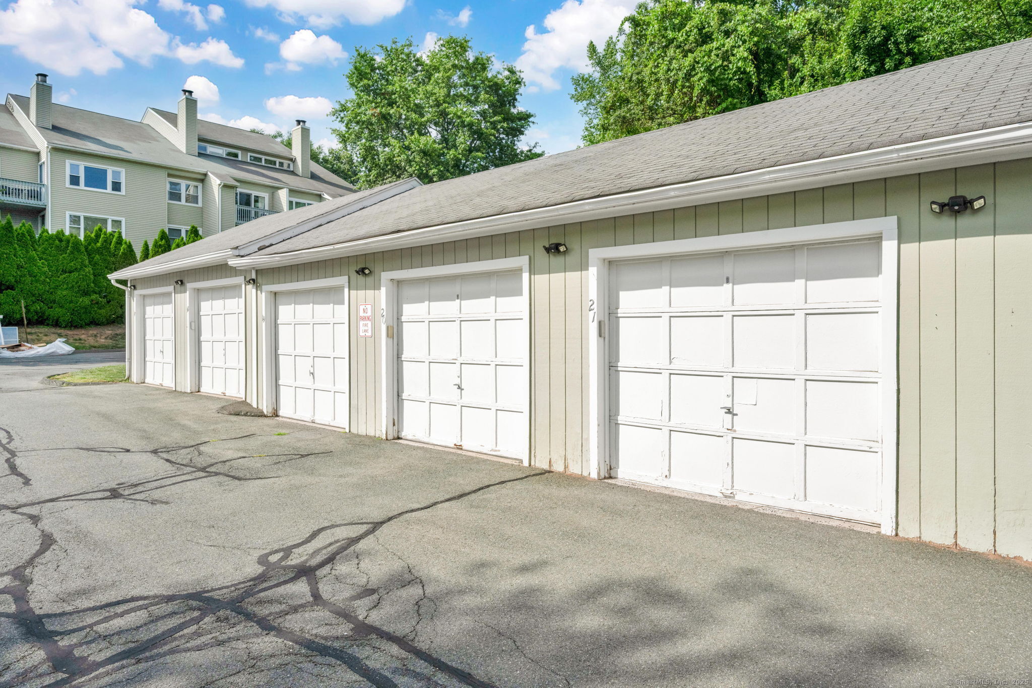 Property Photo: 409 Carlton Lane 409 CT 06067