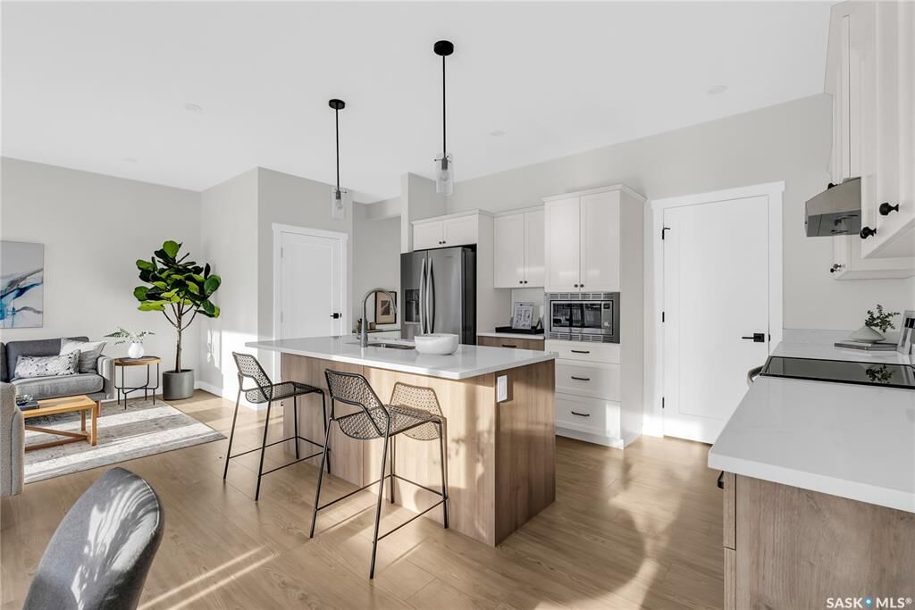 Property Photo: 350 Katz Avenue SK S7V 1Y6