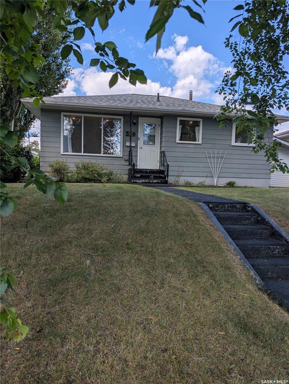 Property Photo:  330 25th Street E  SK S6V 1T1 