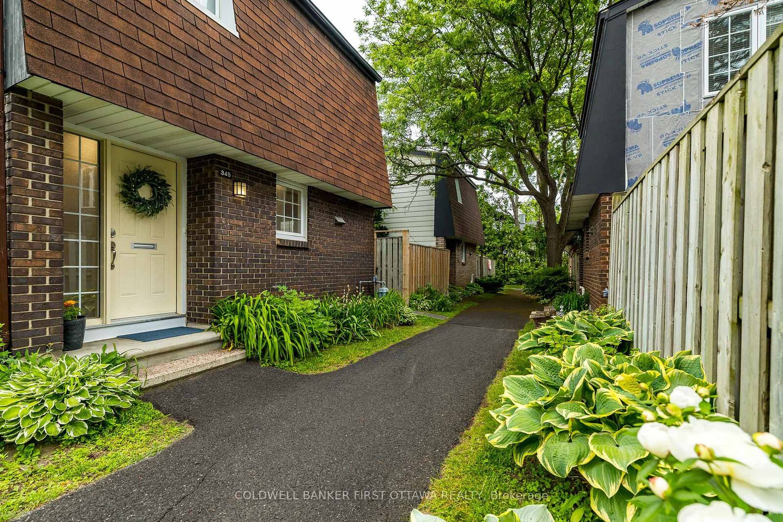 Property Photo:  345 Kintyre Private  ON K2C 3M6 