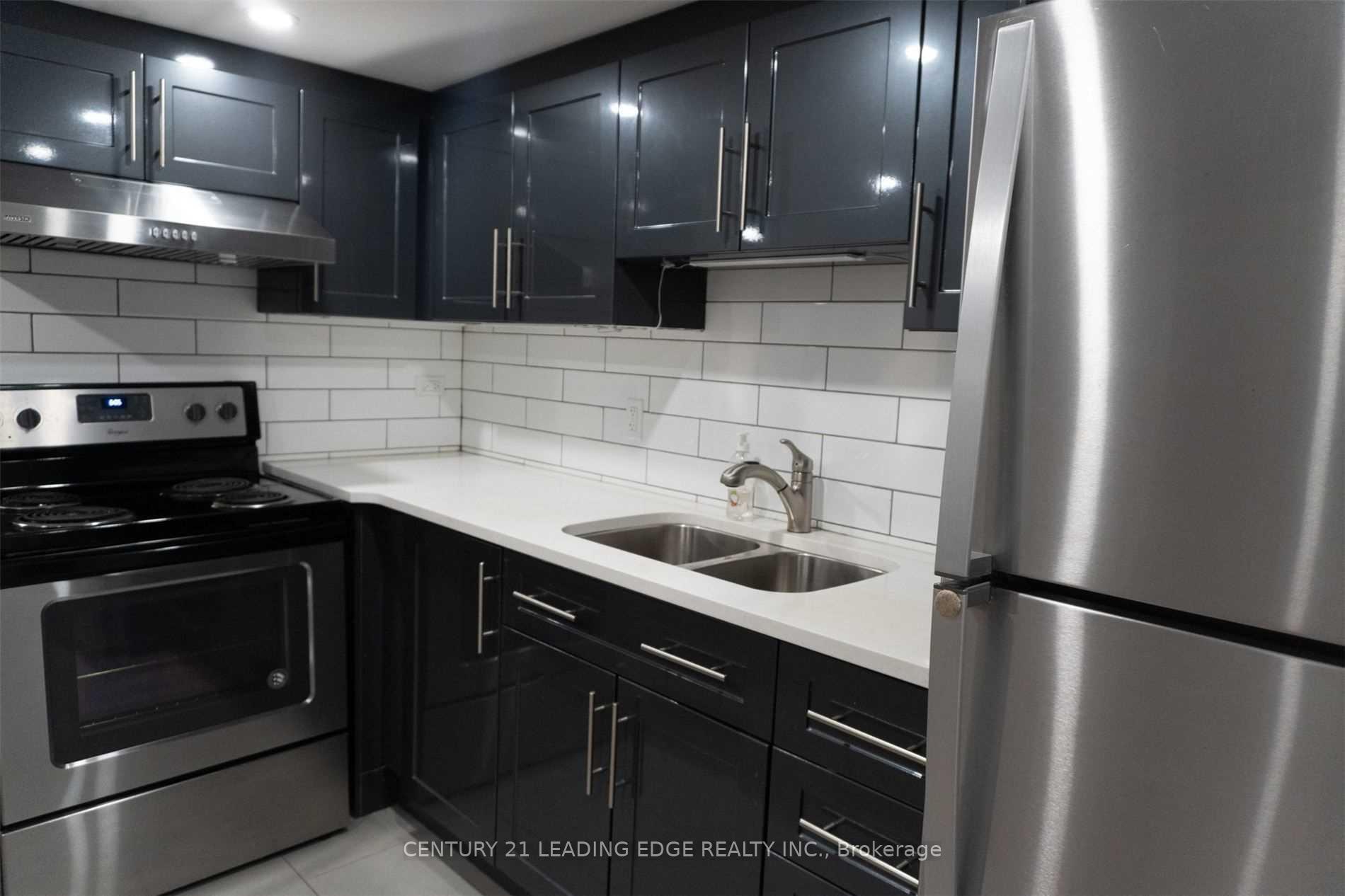 Photo de la propriété: 55 Deerfield Road Bsmt ON M1K 4X2