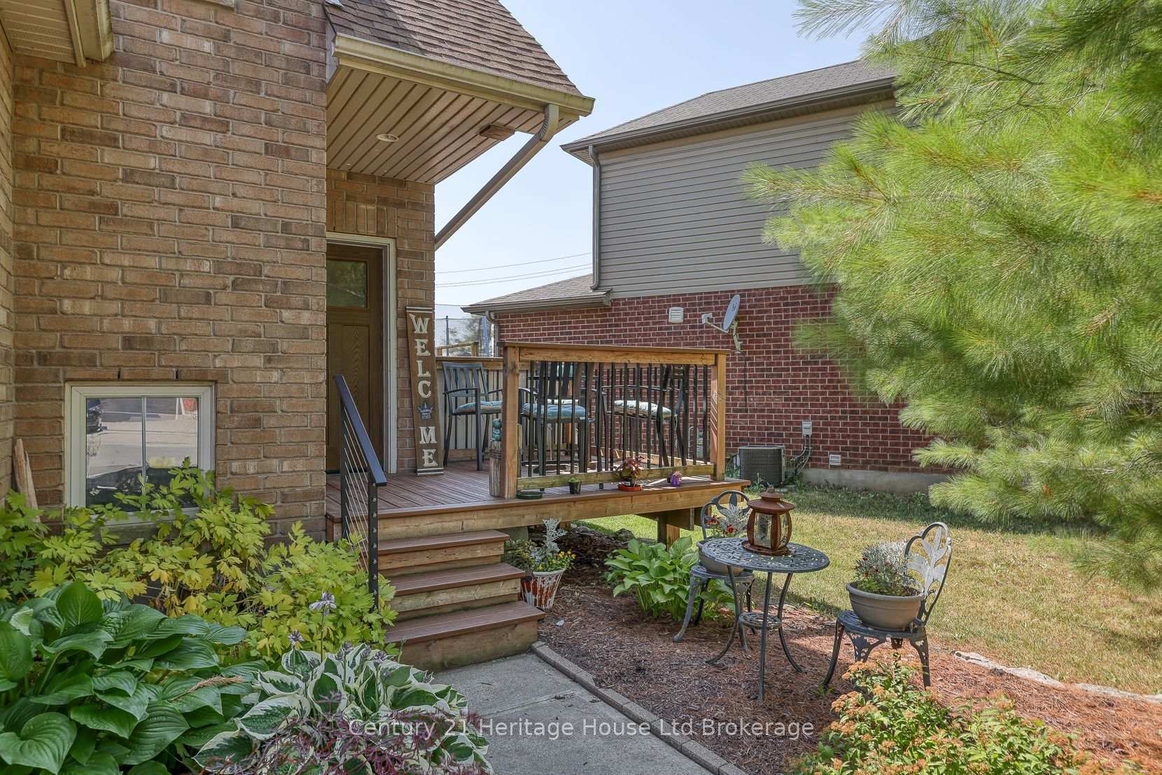 Property Photo: 386 Champlain Avenue ON N4V 0B3