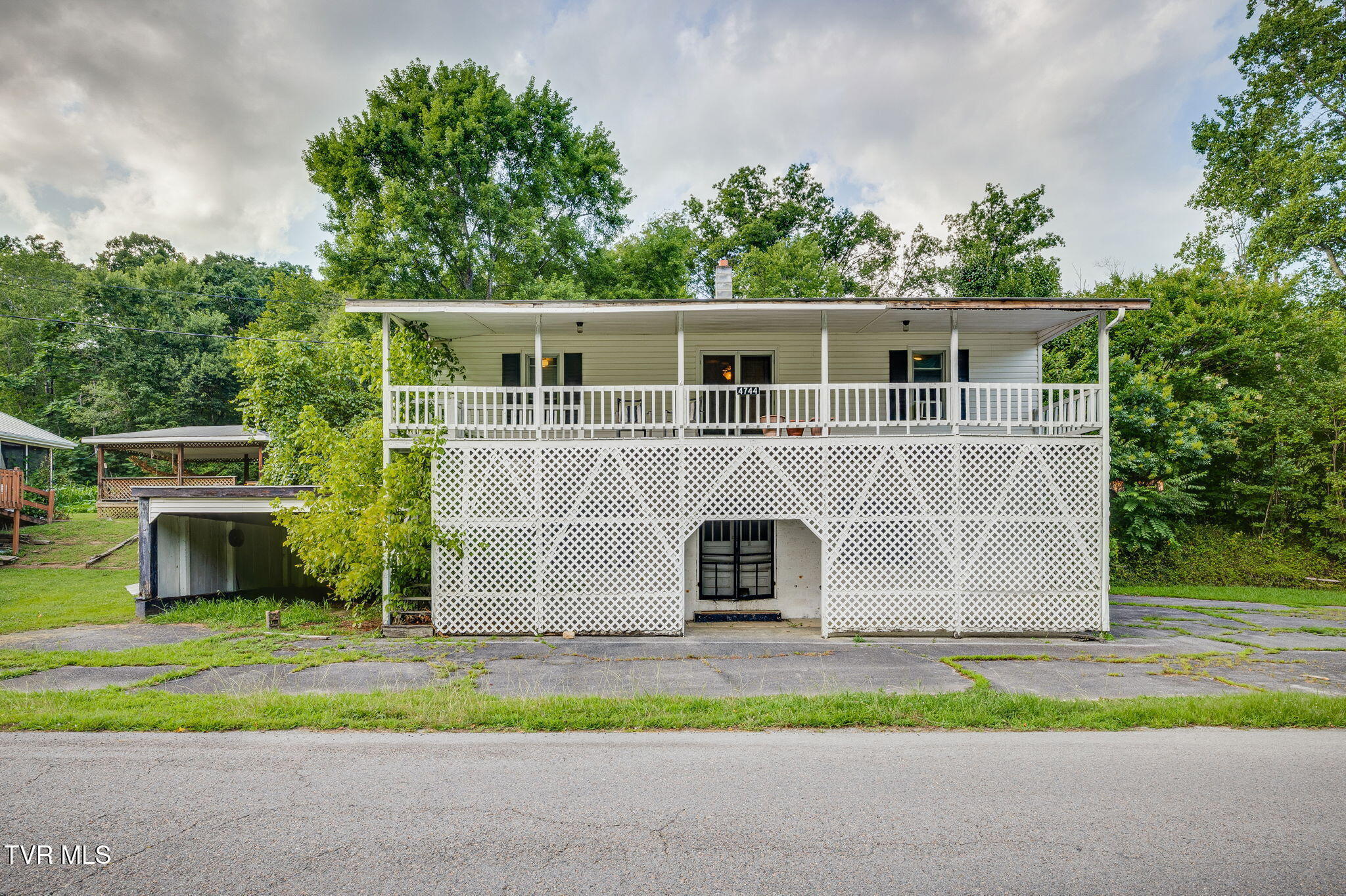 Property Photo: 4744 Yuma Road VA 24251
