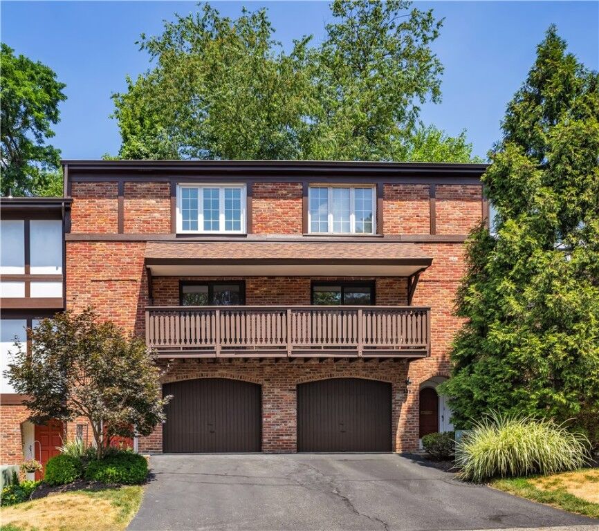 Property Photo: 337 Woodbridge Dr PA 15237