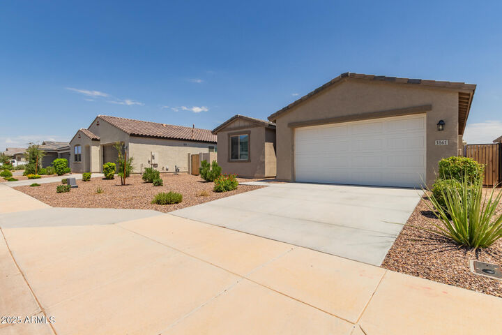 Property Photo:  3161 E Pineapple Road  AZ 85143 