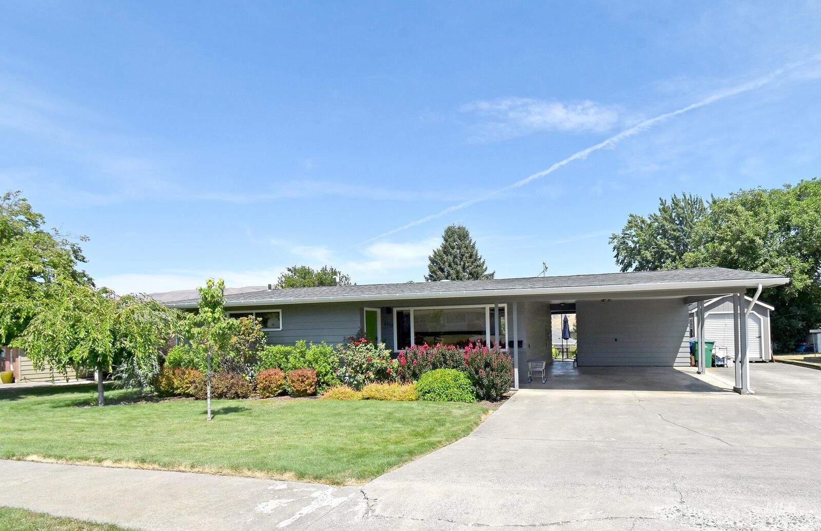 Property Photo:  2209 Sunset Drive  ID 83501 