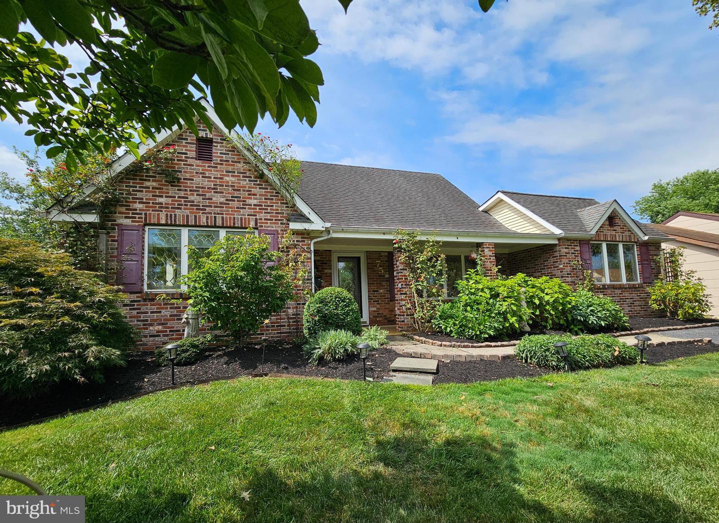 Property Photo: 75 Earnshaw Lane NJ 08046