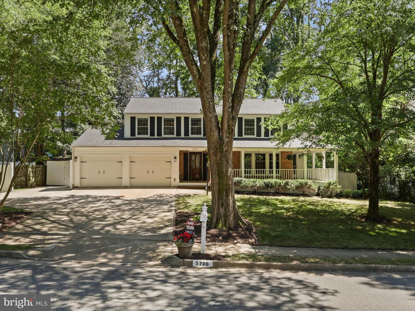 Property Photo: 5706 Heming Avenue VA 22151