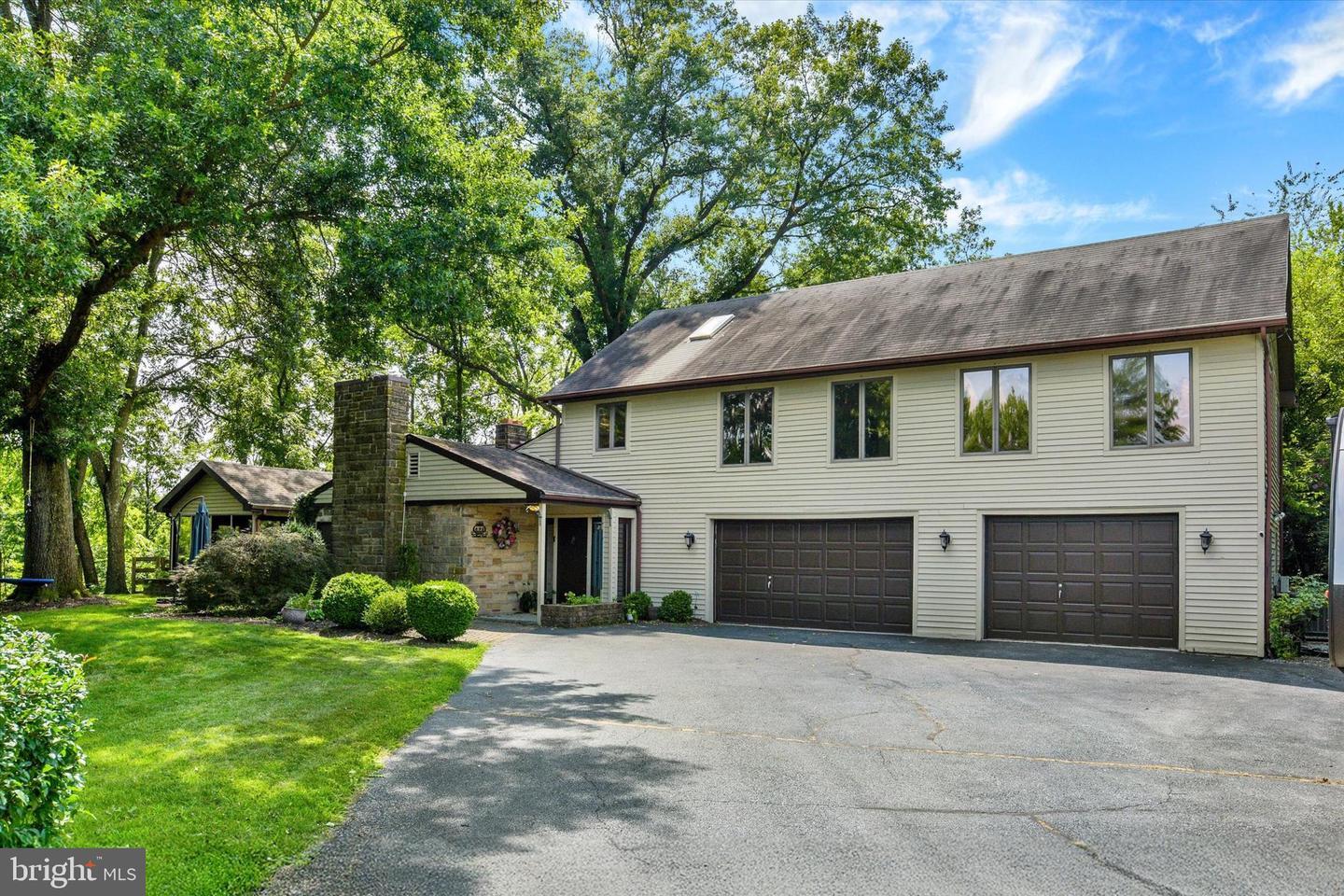 1502 Knollcrest Road  Harrisburg PA 17112 photo