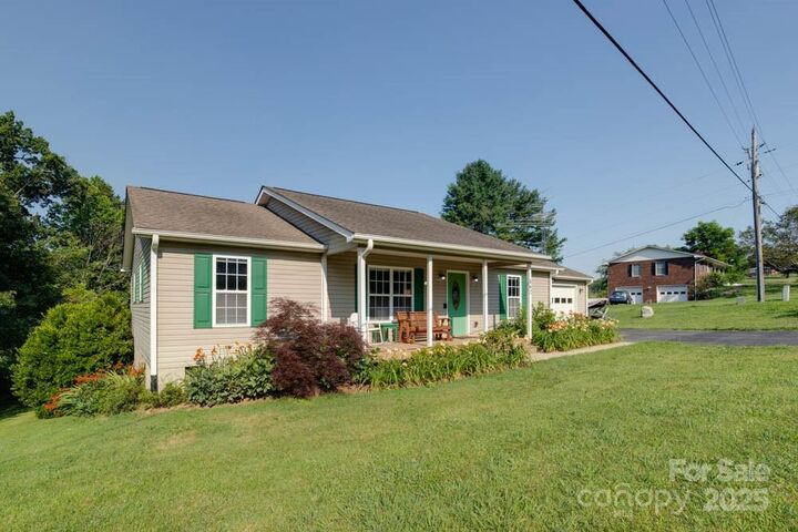 Property Photo: 162 Martin Branch Road NC 28748
