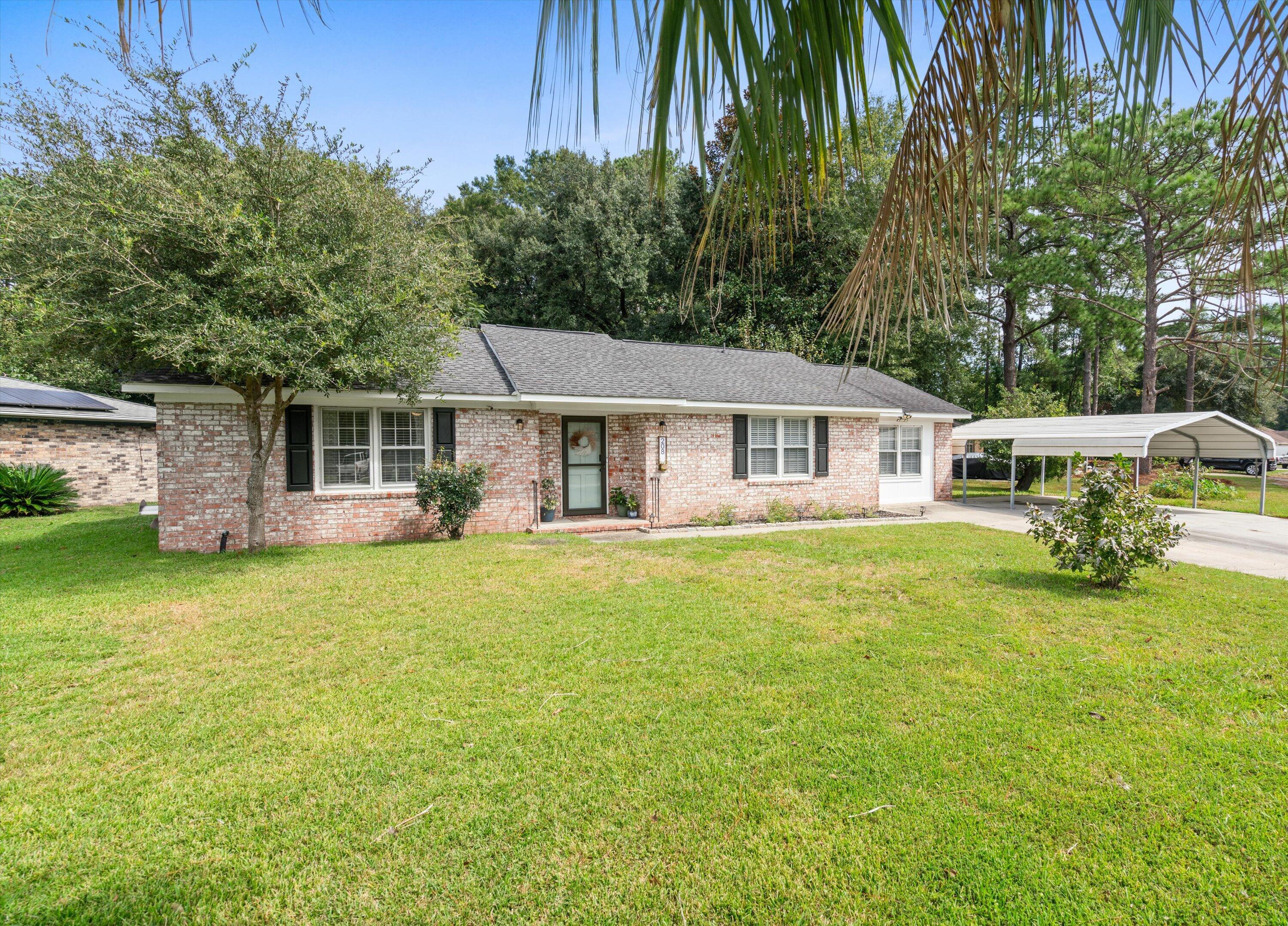Property Photo: 208 James Street SC 29483