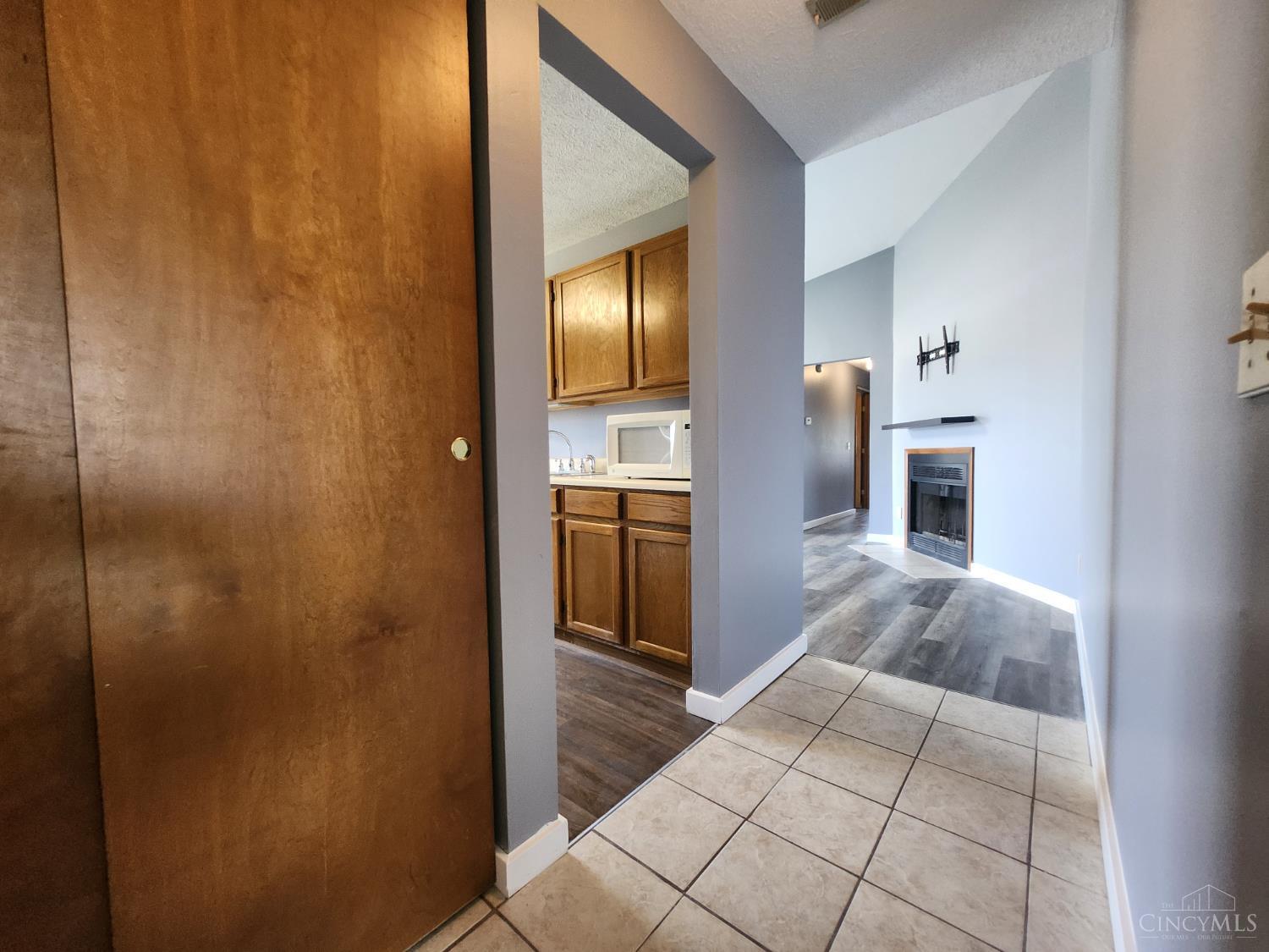 Property Photo: 9489 Woodland Hills OH 45069