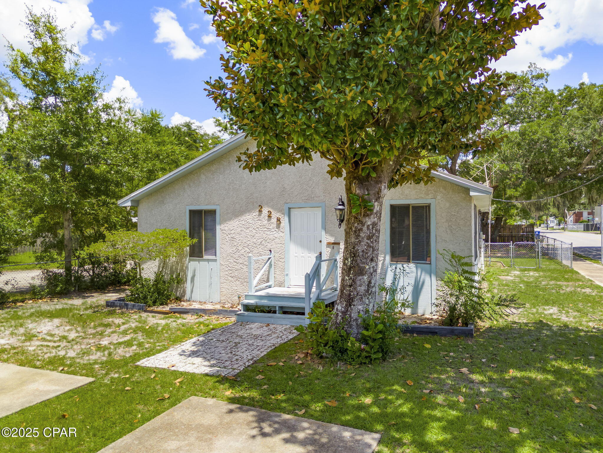 Property Photo: 228 Allen Avenue FL 32401