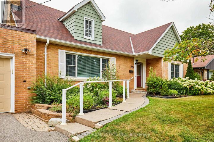 Photo de la propriété: 854 Regent Drive ON L1G 1J1