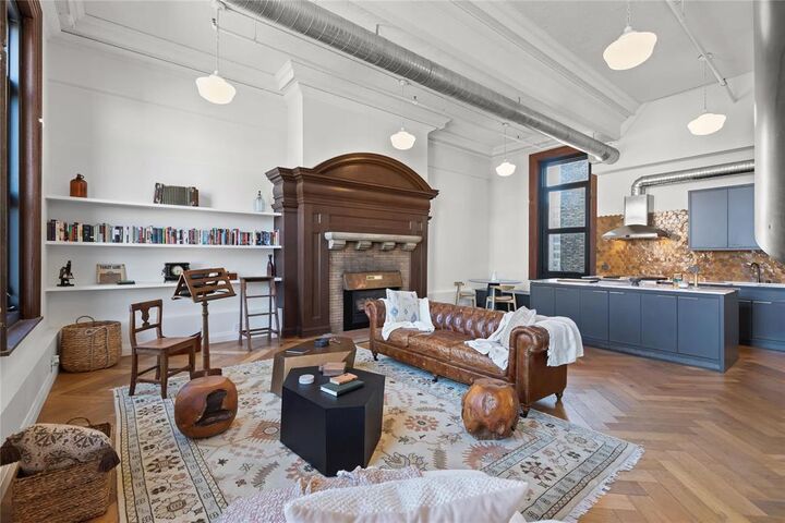 Property Photo: 283 Bannatyne Avenue MB R3B 3B2
