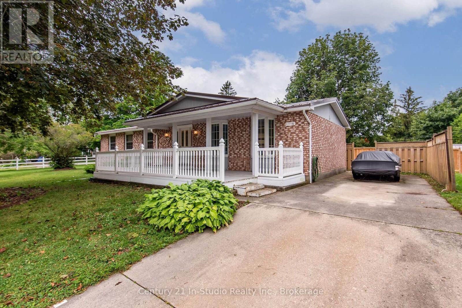 Property Photo:  1116 Milne Drive  ON N2Z 1X4 