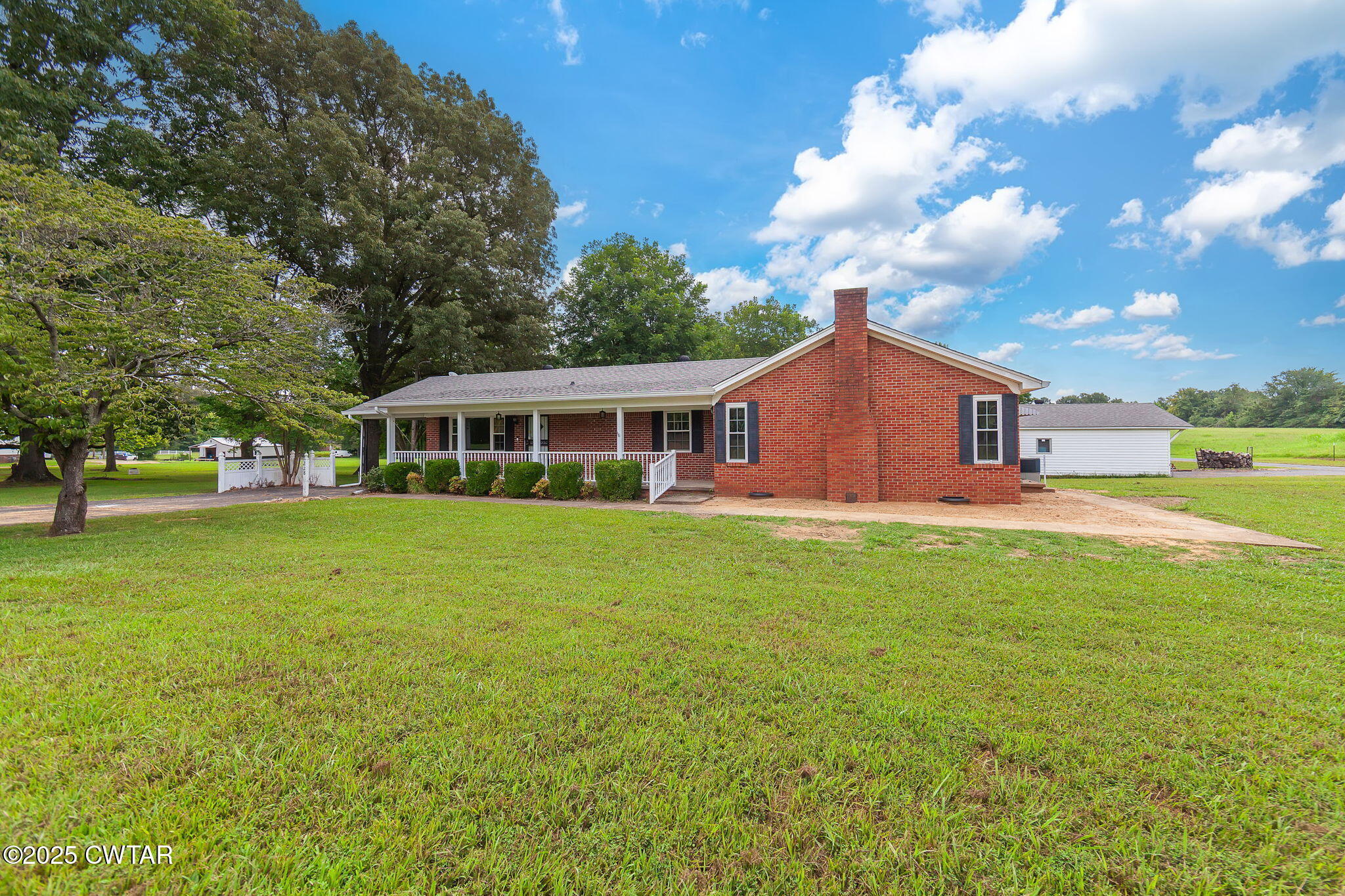 Property Photo: 228 Gobelet Road TN 38356