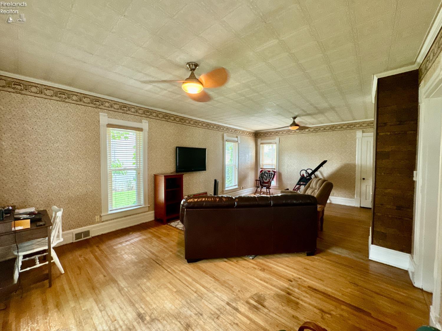 Property Photo: 723 N Union St OH 44830