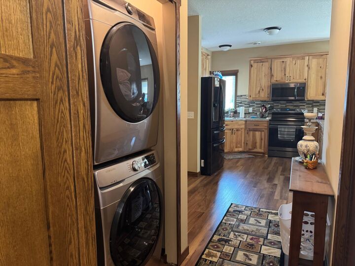 Property Photo:  435 Maplewood Court  MN 56342 