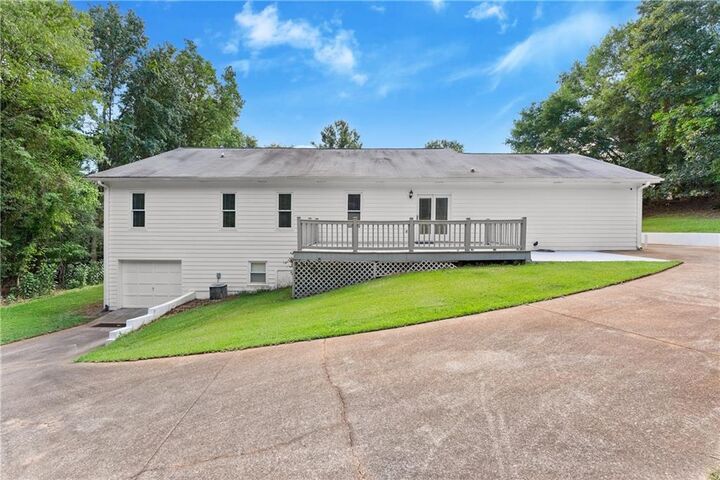 Property Photo: 5409 Hulsey Circle GA 30504