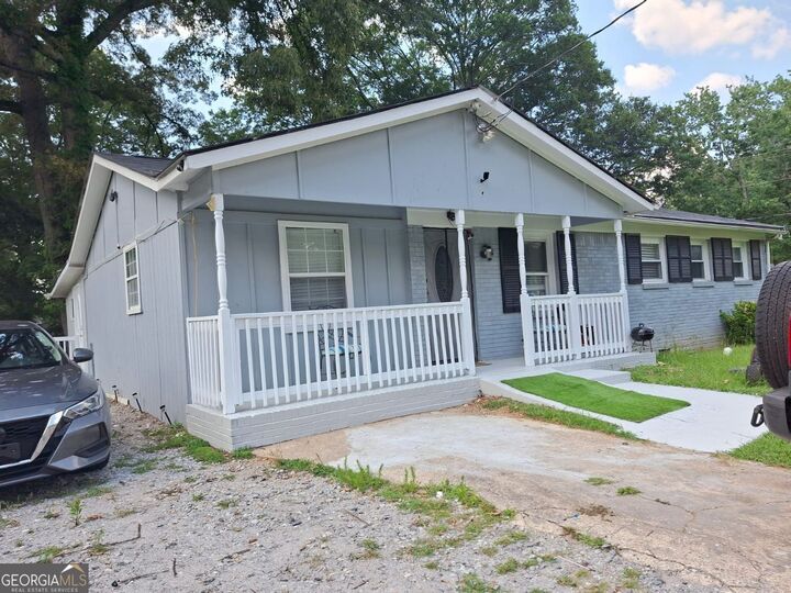 Property Photo: 6643 Westfield Drive GA 30274