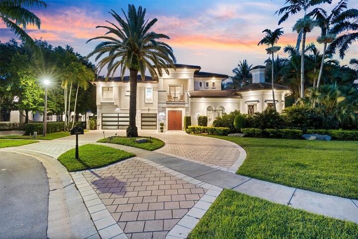 Property Photo: 580 Carrot Wood Ter FL 33324