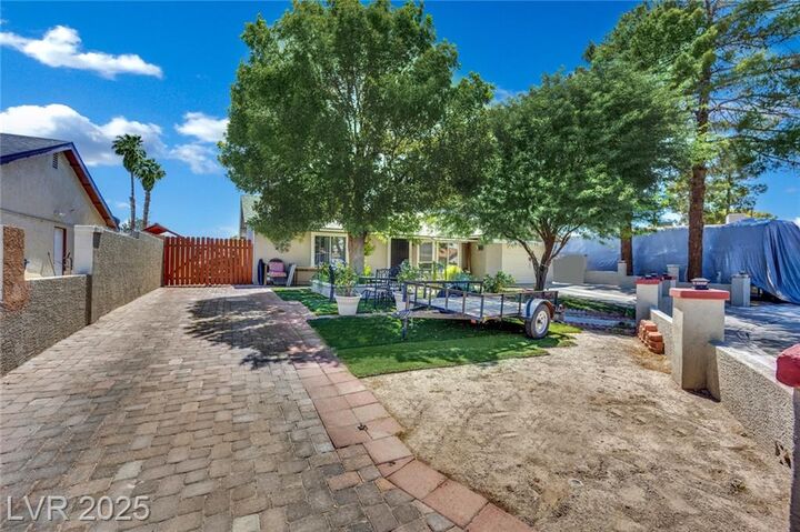 Property Photo: 4649 Cuva Court NV 89110