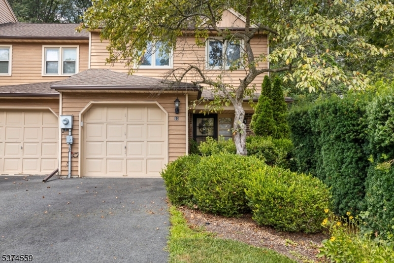 Property Photo:  65 Stockton Ct  NJ 07950 