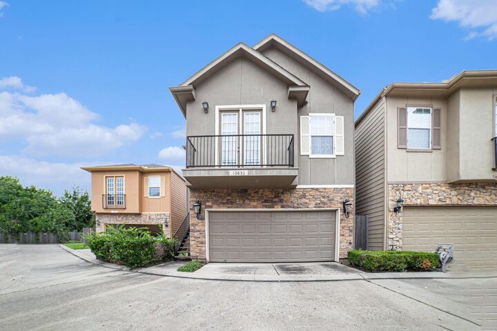 Property Photo: 10830 Almeda Park Drive TX 77045