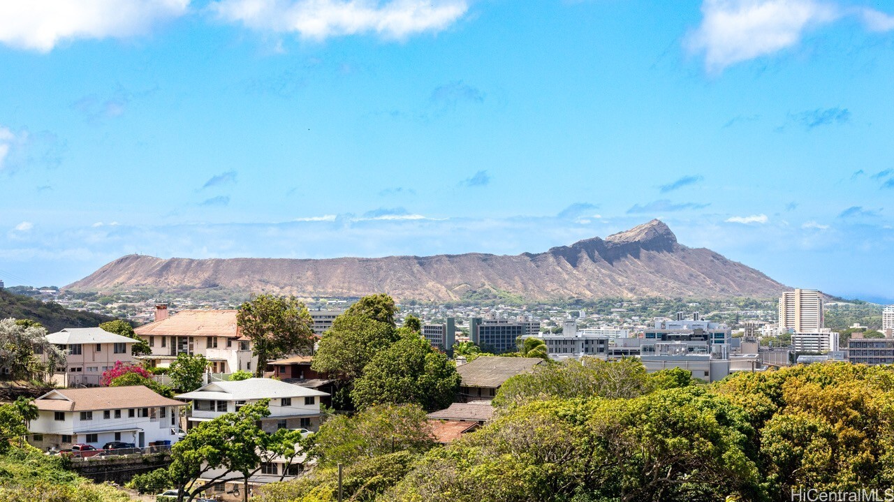 2626 Hillside Avenue  Honolulu HI 96822 photo