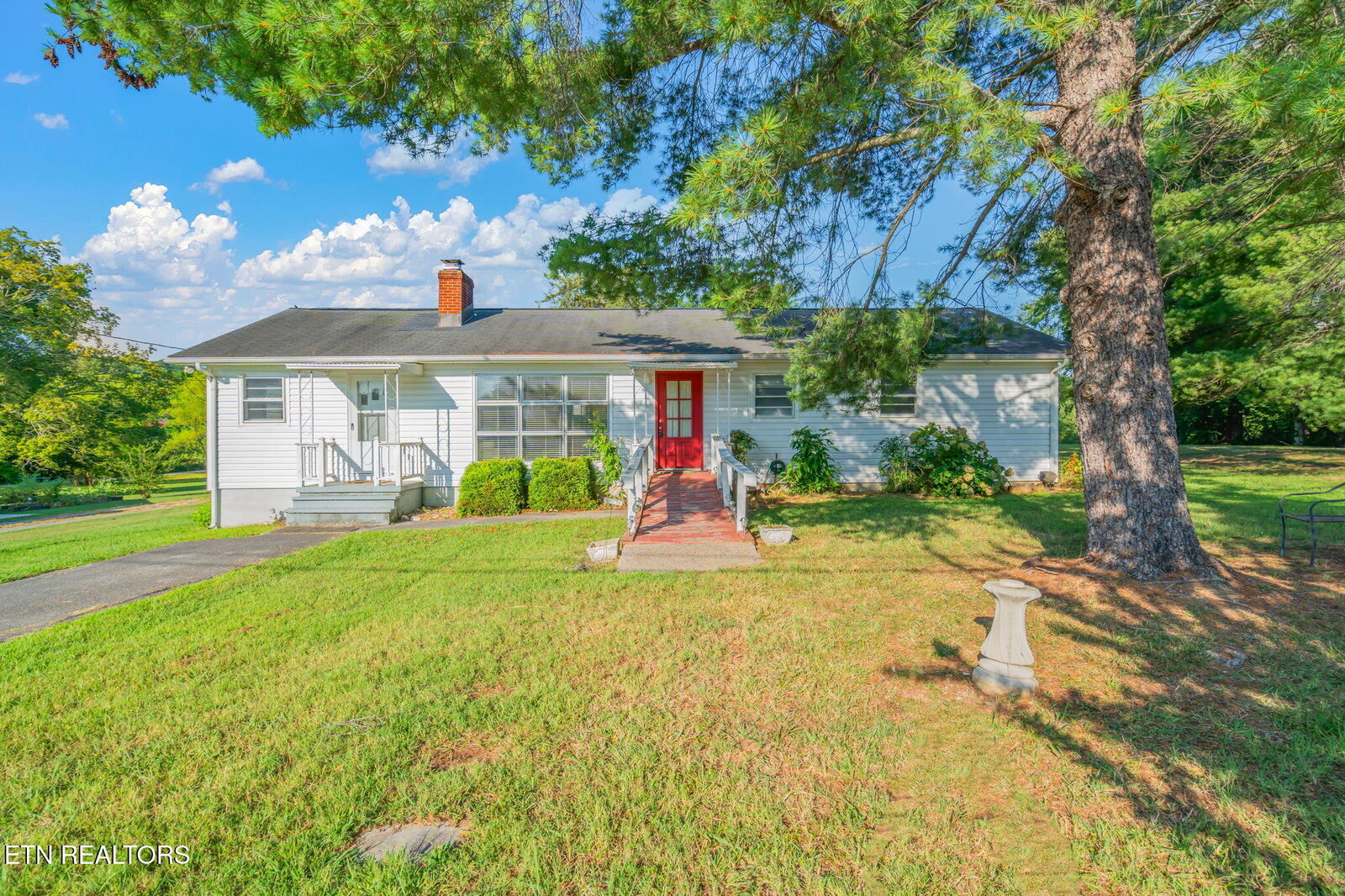 Property Photo: 6929 Pennell Lane TN 37931