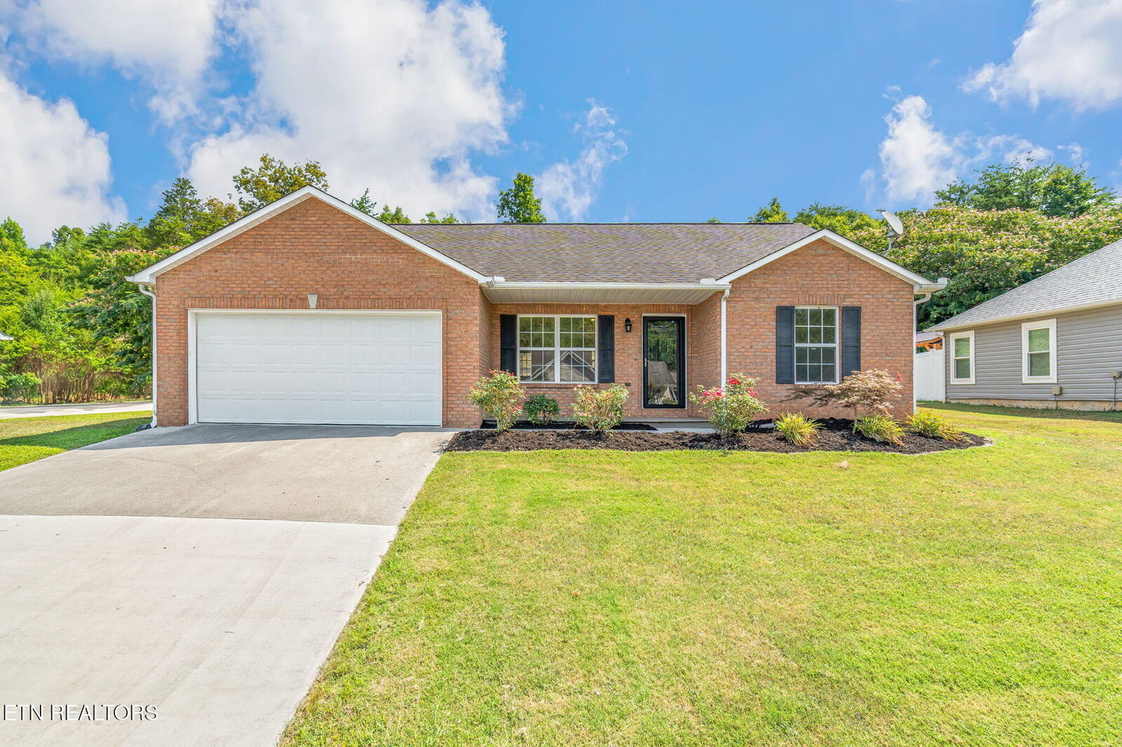Property Photo: 518 Drakewood Rd TN 37924